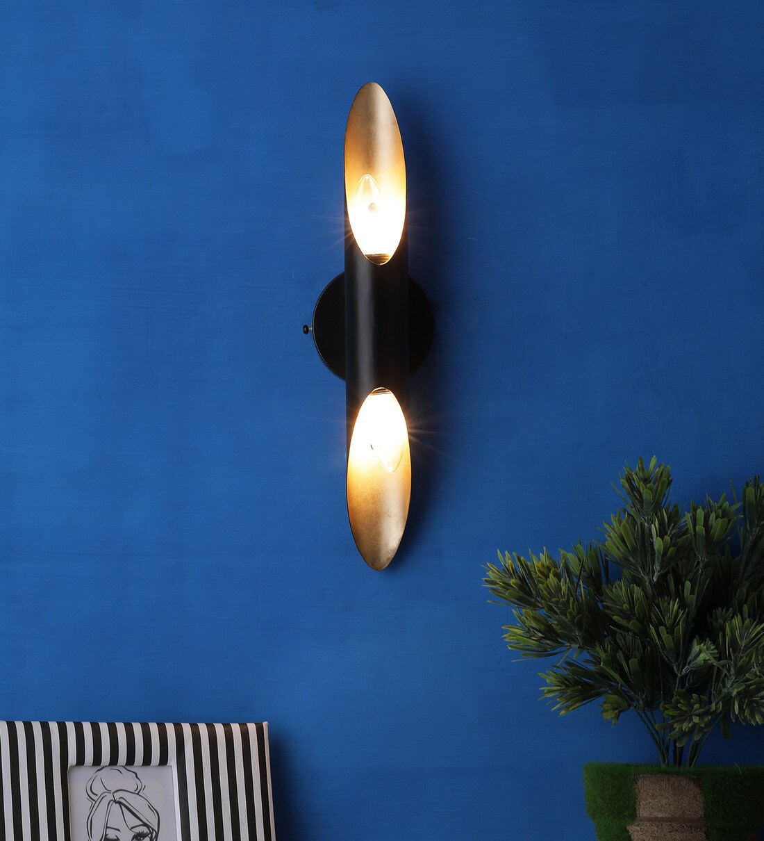 Buy Black Metal Wall Light By Eliante By Jainsons Lights at 48 OFF by