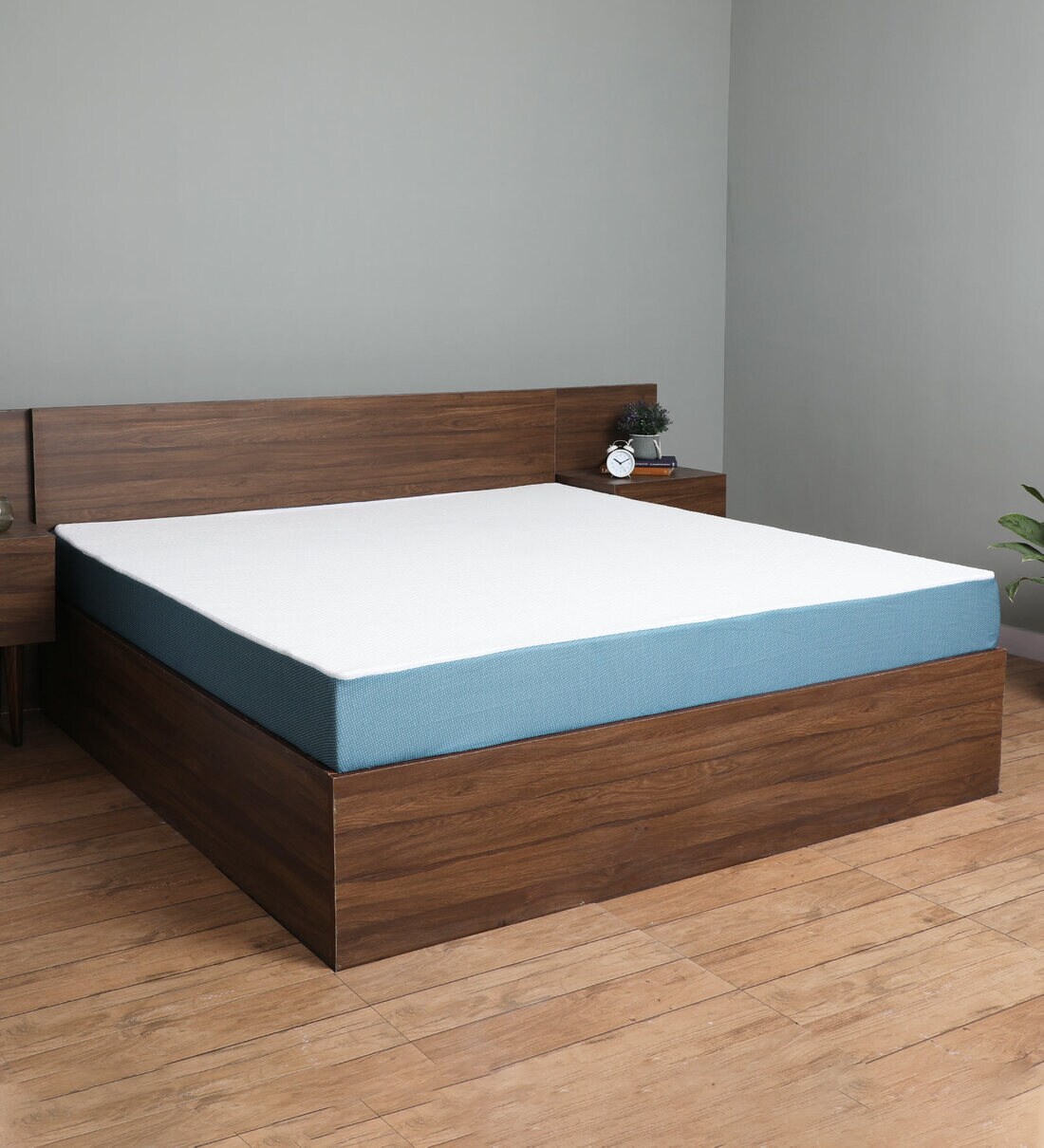 Buy Evolve Orthopaedic 4 Inches HR Foam Queen Size Mattresses Online Queen Size Foam