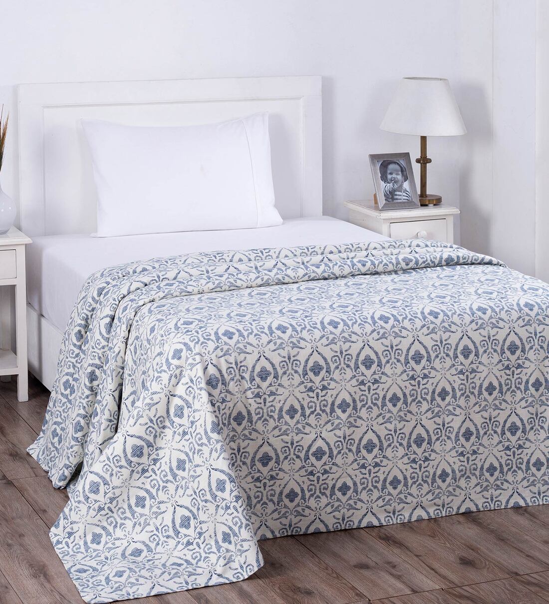 Buy Blue Abstract 300 TC Cotton and Viscose Single Bed Cover by Maspar ...